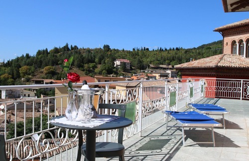 Gualdo Tadino House | Charming Guesthouse with Ocean View in Historic Center