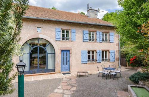 Taintrux Villa | Elegant Historical Farmhouse - Domaine Macky
