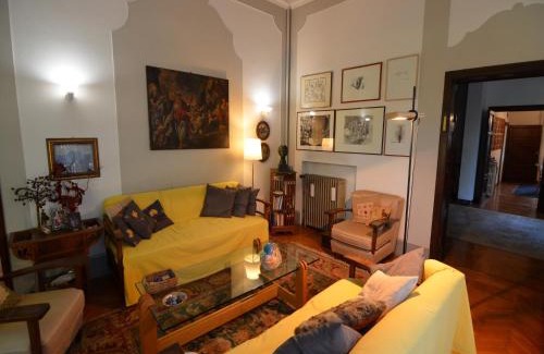 Faenza House | Elegant Faenza Holiday Home with Pool and Garden Retreat