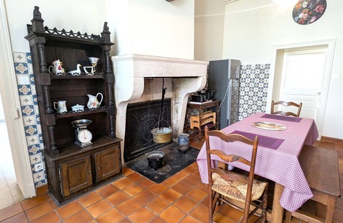 Euvezin Cottage | Elegant home at Euvezin Castle with garden and private parking