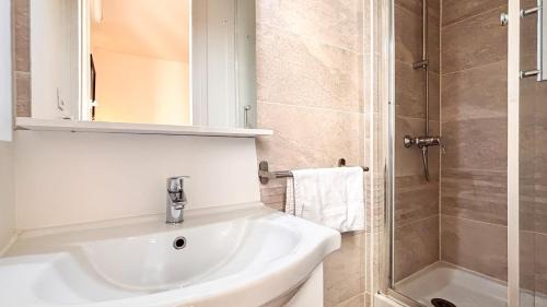 Capucins - Victoire Apartment | Elegant Home in Bordeaux s Old Town