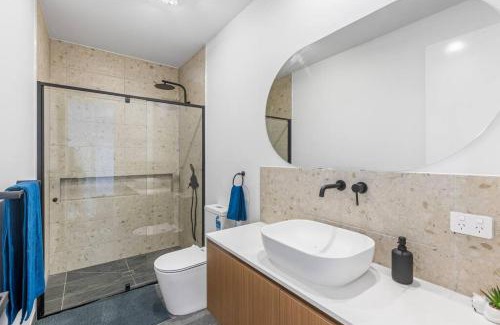 Highton House | Modern Highton Home with Breathtaking City Views