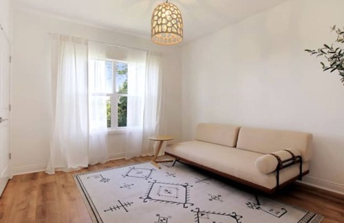 Columbia House | Tranquil Retreat Surrounded by Nature's Beauty