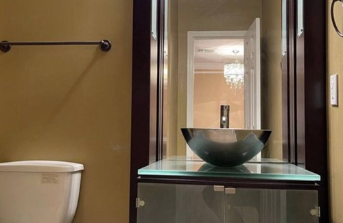 Montgomery House | Inviting Home Perfect for Large Groups and Families!
