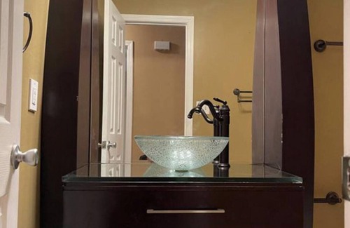 Montgomery House | Inviting Home Perfect for Large Groups and Families!