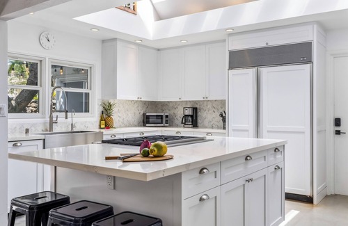 Kailua House | Exceptional Beachfront Retreat with Pool & Spa in Kailua