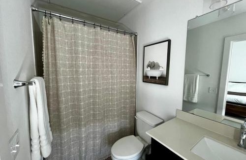 Leander Apartment | Elegant Home with Stunning Views and Comfortable Amenities