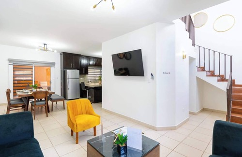 Hermosillo House | Elegant House in Las Provincias Nvo Mex 3 BR