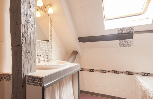 Coubjours House | Elegant Retreat with Heated Pool, Sauna & Pet-Friendly Amenities