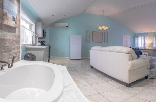 Hancock Apartment | Indulge in Our Relaxing Jacuzzi Suite Experience