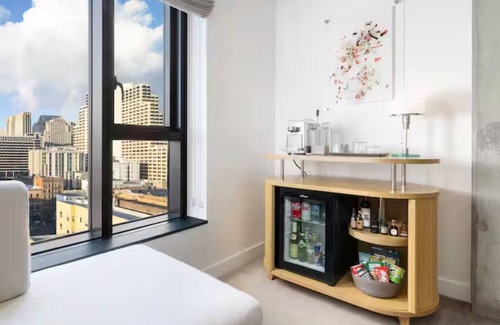 Tenderloin Hotel | Elegant King Room with Rooftop Bar and Restaurants in Timbri Hotel, SF