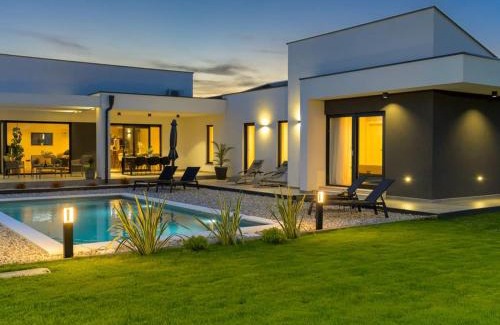 Balatonudvari Apartment | Elegant Lake Balaton Villa