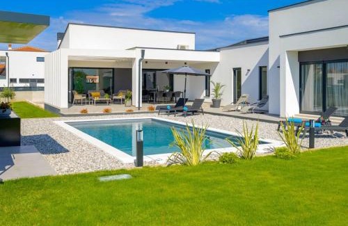 Balatonudvari Apartment | Elegant Lake Balaton Villa