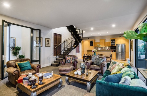 St. Mary's Bay House | Bright Retreat Near Cafes and Harbour with Ocean Views
