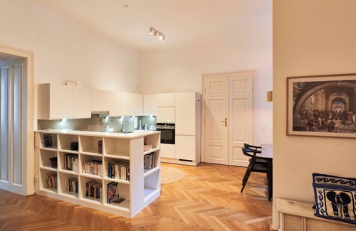 Leopoldstadt Apartment | Elegant living: 130 sqm of Charm, Ideal Location, Style and Functionality