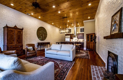 Rome Apartment | Stylish Loft Apartment in Downtown Rome - Family Friendly!