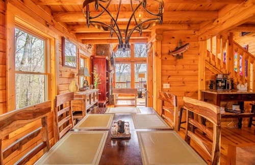 Cherokee Cabin | Inviting Log Cabin Retreat with Hot Tub & Fire Pit