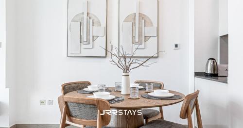 Jumeirah Village Circle Apartment | Elegant Luxury 1BR - Modern Design - JVC