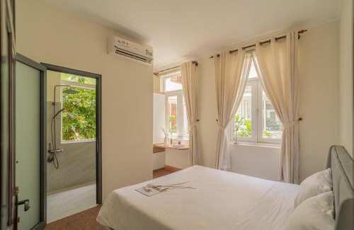 Thu Thiem Apartment | Elegant Luxury Villa for 10 People