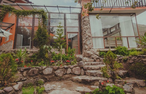 Huaran House | Elegant Main House + Fully Equipped Guest Casita