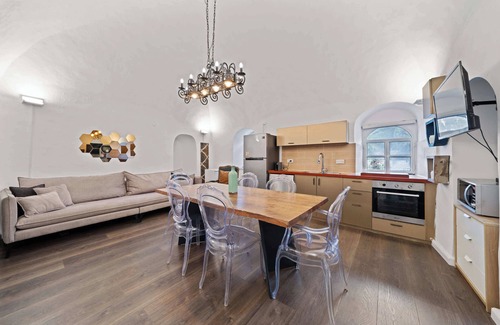 Mahane Israel House | Premier 5BD Home in Mamilla with Citadel Views