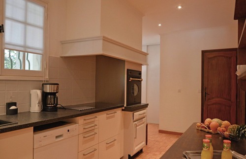 Beaucaire Villa | Top-Rated Villa in Beaucaire with Private Pool & Breakfast