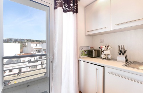 Telheiro Apartment | Ideal Retreat with 2 Bedrooms, Pool & Incredible 9.8 Rating