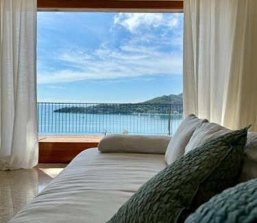 Portovenere Apartment | Modern Flat with Ocean View & Splendid Terrace Retreat