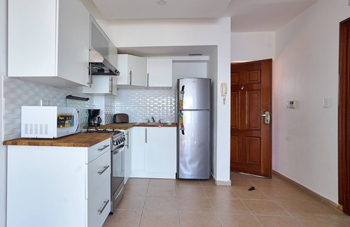 Ciudad Universitaria Apartment | Stylish Modern Apartment with Spa & Hot Tub Amenities