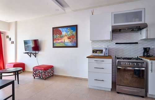 Ciudad Universitaria Apartment | Stylish Modern Apartment with Spa & Hot Tub Amenities
