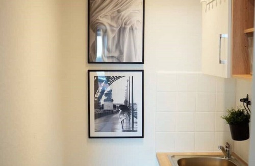 Region Hannover District Apartment | Modern Fair Apartment: Child-Friendly Comfort Awaits
