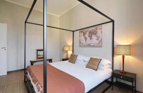 Porta Tenaglia Apartment | Elegant Moscova Apt: 4-Star Comfort for Families