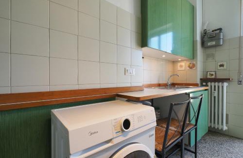 Porta Tenaglia Apartment | Elegant Moscova Apt: 4-Star Comfort for Families