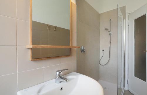 Porta Tenaglia Apartment | Elegant Moscova Apt: 4-Star Comfort for Families