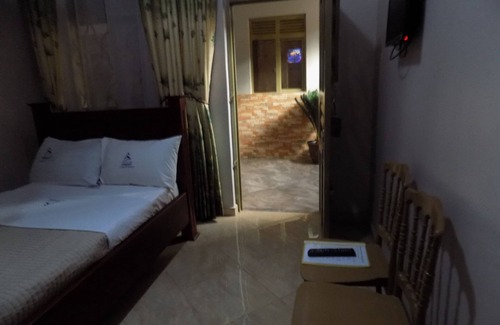 Ntungamo House | Budget-Friendly Elegance with Restaurant & Breakfast Options