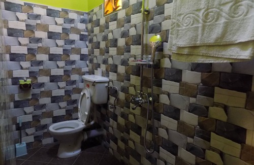 Ntungamo House | Budget-Friendly Elegance with Restaurant & Breakfast Options