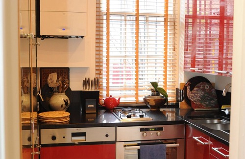 Holborn and Covent Garden Apartment | Stylish Neal Street Flat with Breakfast & Family Amenities