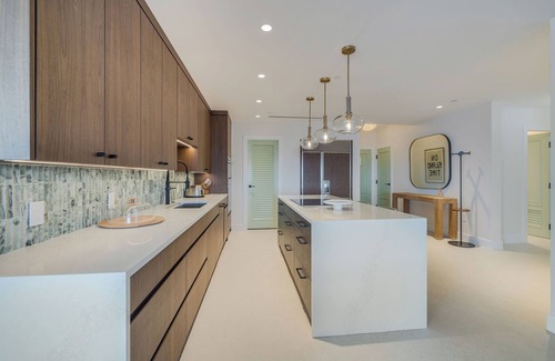 Seven Mile Beach Condo | Oceanfront Condo at The Ritz-Carlton Near the Beach
