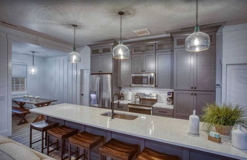 Melrose on the Beach House | Pet-Friendly Oceanfront Sycamore Cottage - Rated 10/10