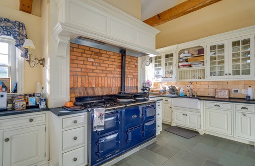 Paris Villa | Elegant Paris Manor with Private Pool and Spa Awaits You!