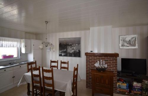 Grote-Brogel House | Tranquil Holiday Home in Peer - Family-Friendly Retreat