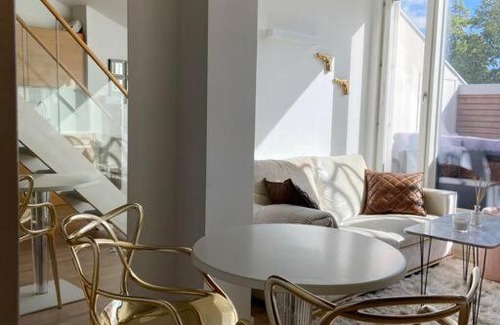 Ullanlinna Apartment | Stylish Penthouse Loft with Family and Pet Amenities