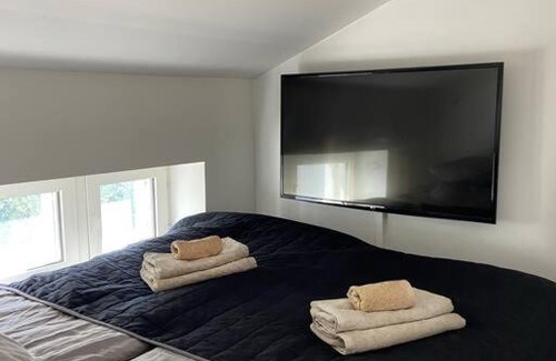 Ullanlinna Apartment | Stylish Penthouse Loft with Family and Pet Amenities