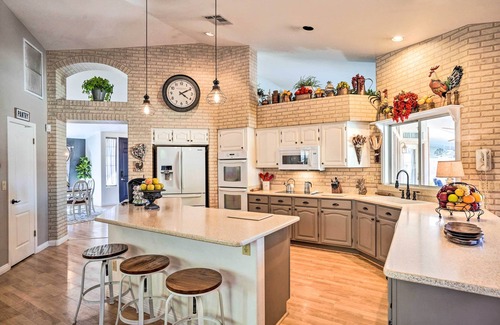 Tierra Norte House | Peoria Retreat: Pool, Putting Green & Cozy Fire Pit