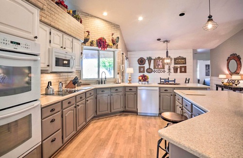 Tierra Norte House | Peoria Retreat: Pool, Putting Green & Cozy Fire Pit