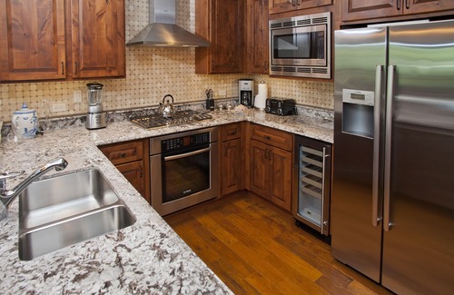 Vail Condo | Inviting Ritz Carlton Vail: AC, Hot Tub & Steps to Slopes
