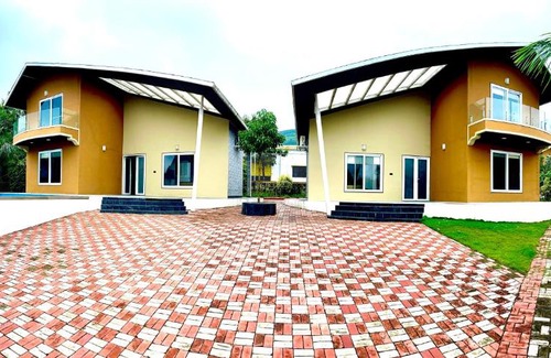 Rajgurunagar Villa | Discover Elegant Resort and Health Club with Pool & Hot Tub
