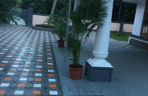 Veliyathunadu House | Beautiful River Front Villa for Families and Nature Lovers
