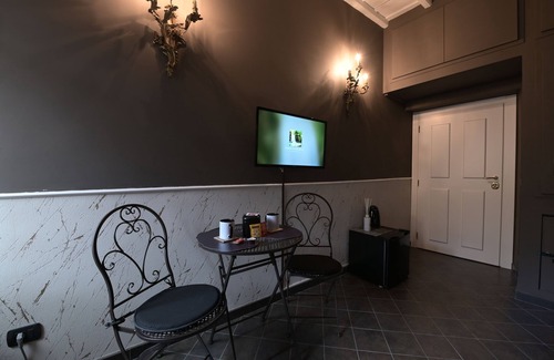 Ronciglione Apartment | Elegant room in Ronciglione in historic building with private bathroom