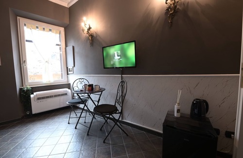 Ronciglione Apartment | Elegant room in Ronciglione in historic building with private bathroom